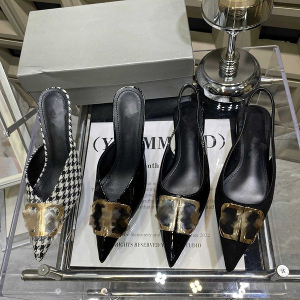 2023 latest fashion patent leather high-heeled luxury shoes pointed pump 8cm dress dinner shoes luxury designer slipper b buckle decoration, Black
2023 latest fashion patent leather high-heeled luxury shoes pointed pump 8cm dress dinner shoes luxury designer slipper b buckle decoration, Black