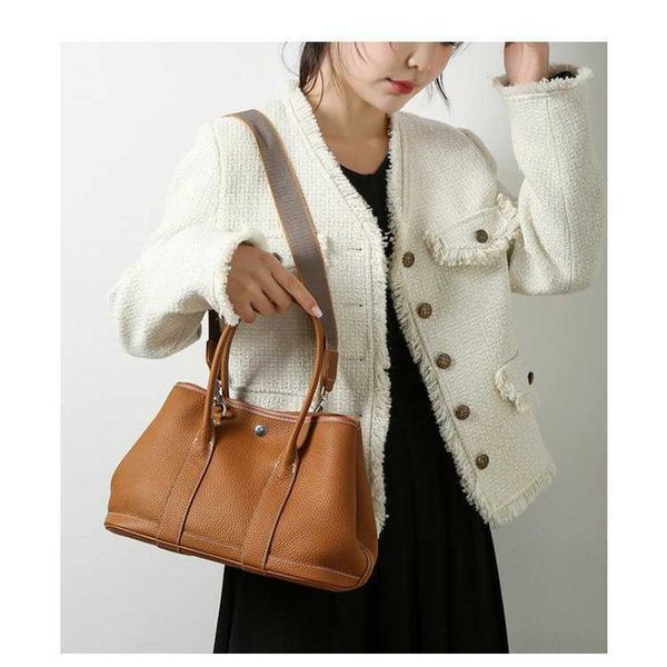 wholesale original party garden home tote bags online shop 2023 winter new portable shoulder bag womens large capacity fashion leisure versa
wholesale original party garden home tote bags online shop 2023 winter new portable shoulder bag womens large capacity fashion leisure versa