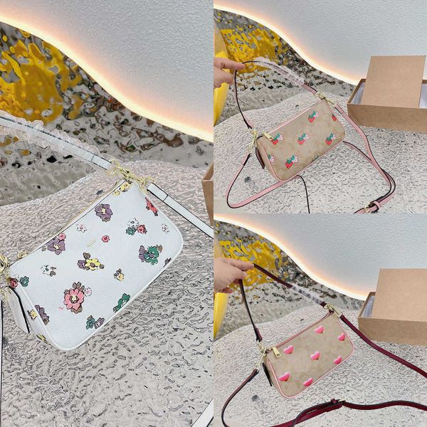 luxury designer crossbody messenger bags womens handbag vintage shoulder bag cute flower strawberry print underarm tote 230717
luxury designer crossbody messenger bags womens handbag vintage shoulder bag cute flower strawberry print underarm tote 230717