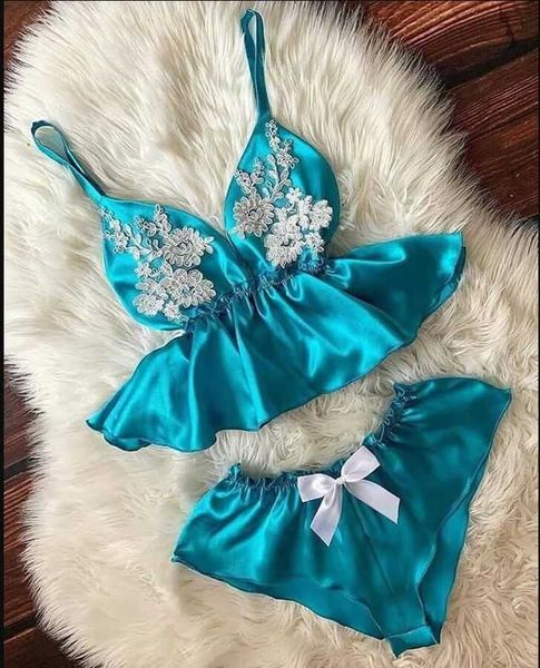 fun lingerie spring/summer new and satin women's three point two piece set, Black;white
fun lingerie spring/summer new and satin women's three point two piece set, Black;white