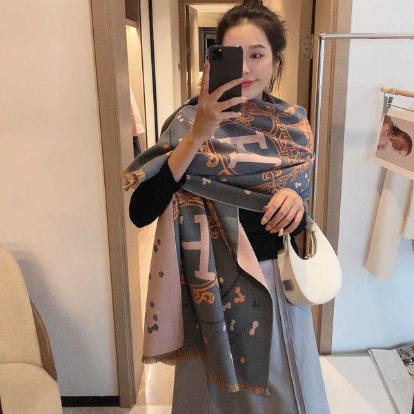 autumn and winter 2023 new fashion versatile h letter cashmere scarf women's double sided thickened air conditioned room long shawl wc3, Blue;gray
autumn and winter 2023 new fashion versatile h letter cashmere scarf women's double sided thickened air conditioned room long shawl wc3, Blue;gray