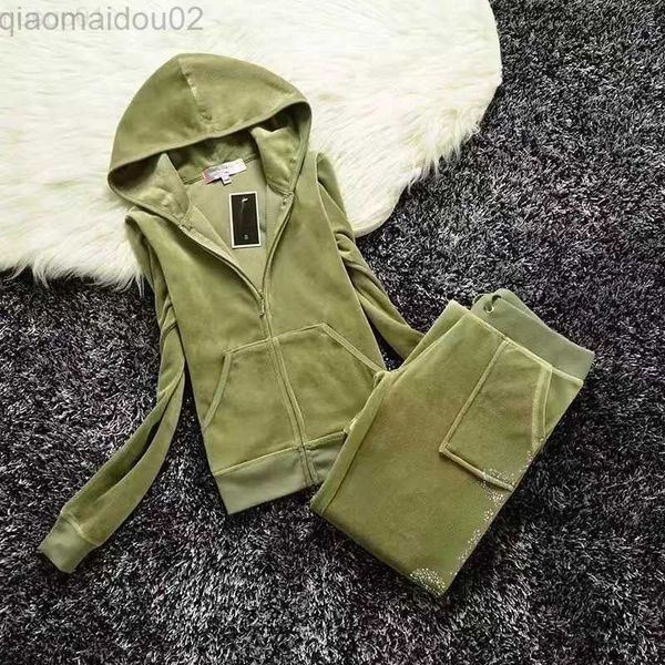 spring fall 2022 women's brand velvet fabric tracksuits velour suit women track suit hoodies and pants plus size l220805, Gray
spring fall 2022 women's brand velvet fabric tracksuits velour suit women track suit hoodies and pants plus size l220805, Gray