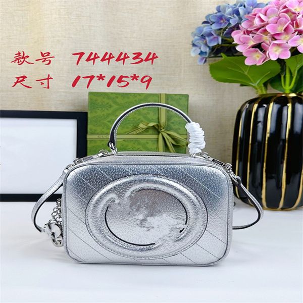 new package luxury designer shoulder bags cross body shoulder purse bamboo fashion lady shopping handbag women letter popular totes cartoon
new package luxury designer shoulder bags cross body shoulder purse bamboo fashion lady shopping handbag women letter popular totes cartoon