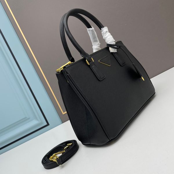 tote bag designer bag wallet fashion totes leather messenger shoulder handbag women bags high capacity composite shopping bags old flower br
tote bag designer bag wallet fashion totes leather messenger shoulder handbag women bags high capacity composite shopping bags old flower br