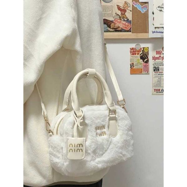 designer bags miui tote plush bag cute plush bag women's leisure plush handbag simple shoulder straddle bag wcdt
designer bags miui tote plush bag cute plush bag women's leisure plush handbag simple shoulder straddle bag wcdt