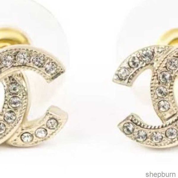 channel stud earrings pearl diamond drop gold earrings for woman fashion brand not fade silver wedding earings, Golden;silver
channel stud earrings pearl diamond drop gold earrings for woman fashion brand not fade silver wedding earings, Golden;silver