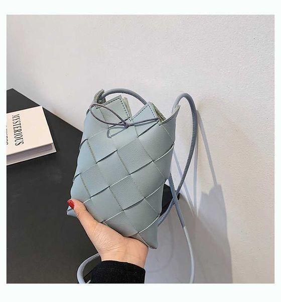 abottegas vneta jodie mini teen intrecciato designer tote women's woven shoulder bag fashion mini phone bag crossbody bag for women
abottegas vneta jodie mini teen intrecciato designer tote women's woven shoulder bag fashion mini phone bag crossbody bag for women