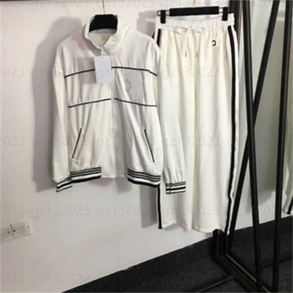 women sweat jogger tracksuit two piece set chest logo standing collar long sleeve zip up jackets high waisted wide leg pants designer track, Gray
women sweat jogger tracksuit two piece set chest logo standing collar long sleeve zip up jackets high waisted wide leg pants designer track, Gray