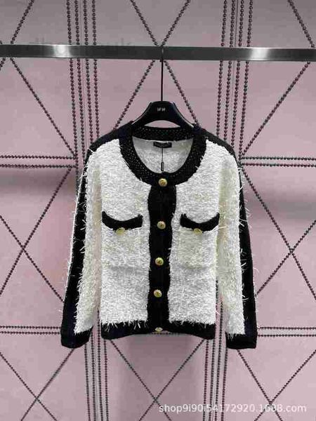 women's knits & tees designer early autumn new niche design vertical round neck knit shirt with simple yet atmospheric unique texture c, White
women's knits & tees designer early autumn new niche design vertical round neck knit shirt with simple yet atmospheric unique texture c, White