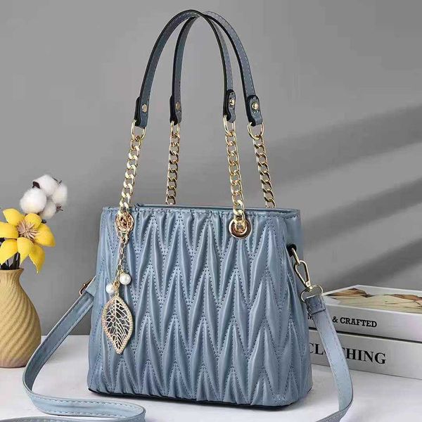 designer bags miui tote wrinkled bucket bag simple commuting chain portable shoulder straddle women's bag 92gc
designer bags miui tote wrinkled bucket bag simple commuting chain portable shoulder straddle women's bag 92gc