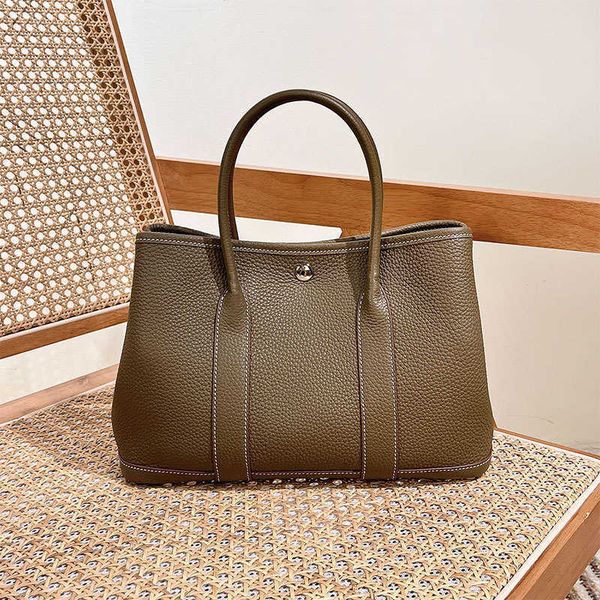 wholesale original party garden home tote bags online shop party genuine leather tote bag tc cowhide commuter fashion versatile women's
wholesale original party garden home tote bags online shop party genuine leather tote bag tc cowhide commuter fashion versatile women's