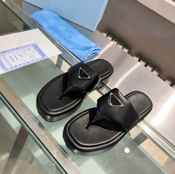 triangle buckle thong sandal flip flops black beige paddes nappa leather mule platform slides women thick bottom slider p new summer shoes b
triangle buckle thong sandal flip flops black beige paddes nappa leather mule platform slides women thick bottom slider p new summer shoes b