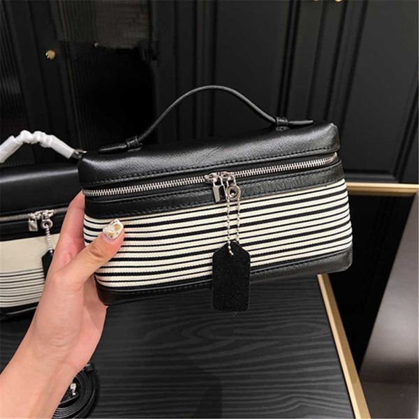 loro * piana bag lunch mini box women streak makeup extra pocket pouch l19 with wide opening crafted from butter soft calf leather and canva
loro * piana bag lunch mini box women streak makeup extra pocket pouch l19 with wide opening crafted from butter soft calf leather and canva