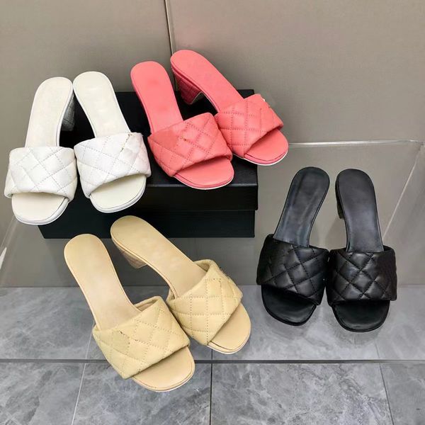 2023 women slipper summer shoes fashion chunky heel casual slippers letter printed designer slides black white luxury brand sandals patent l
2023 women slipper summer shoes fashion chunky heel casual slippers letter printed designer slides black white luxury brand sandals patent l