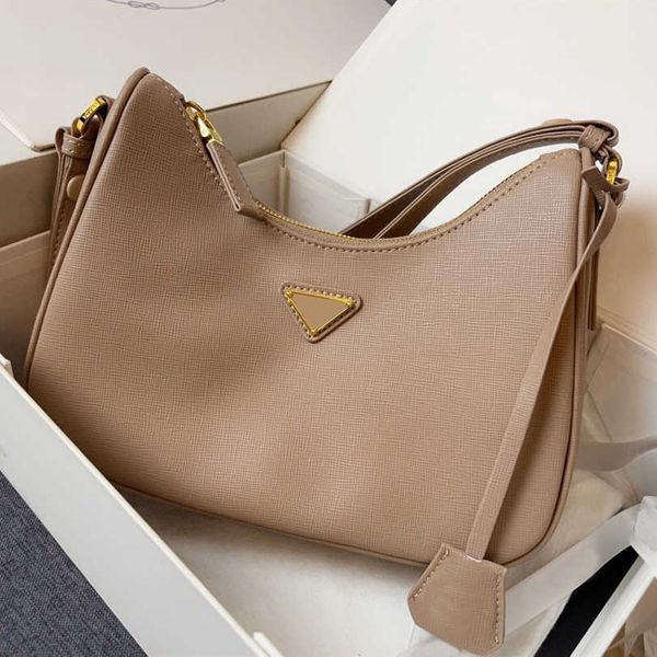 luxury classic women single shoulder crossbody bag high-quality designer vintage bag fashion sportunderarm hobo bag envelope purse
luxury classic women single shoulder crossbody bag high-quality designer vintage bag fashion sportunderarm hobo bag envelope purse