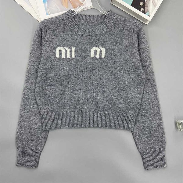 home knitted round neck letter long sleeve short sweater cashmere sweater women's 2023 new product, White;black
home knitted round neck letter long sleeve short sweater cashmere sweater women's 2023 new product, White;black