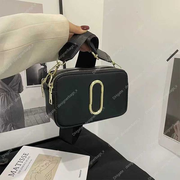 flow bags women designer bumbag coin purse camera 2023 color wide shoulder strap woman bag single messenger wallet designers, Red;black
flow bags women designer bumbag coin purse camera 2023 color wide shoulder strap woman bag single messenger wallet designers, Red;black