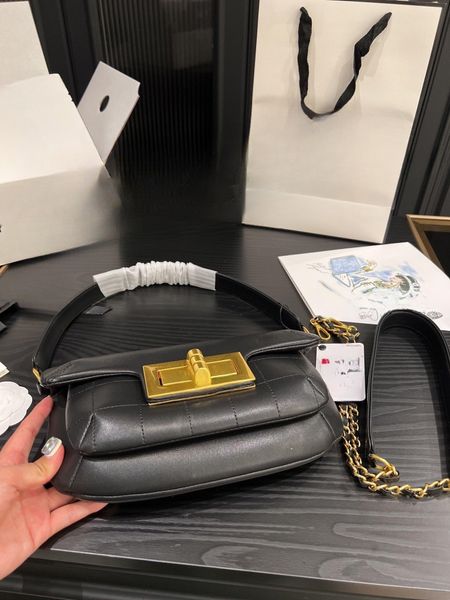 women's bag 2023 new genuine leather soft leather small black bag women's crossbody bag casual versatile lock buckle shoulder bag
women's bag 2023 new genuine leather soft leather small black bag women's crossbody bag casual versatile lock buckle shoulder bag