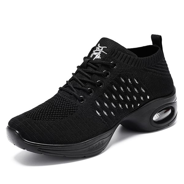 2023 summer designer running shoes breathable mesh ladies casual shoe fashion trainers trend couple sports sneakers
2023 summer designer running shoes breathable mesh ladies casual shoe fashion trainers trend couple sports sneakers