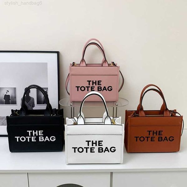 2023 new brand women leather alphabet tote bag ladies fashion design straw tong tote bag shopping party versatile messenger bag
2023 new brand women leather alphabet tote bag ladies fashion design straw tong tote bag shopping party versatile messenger bag