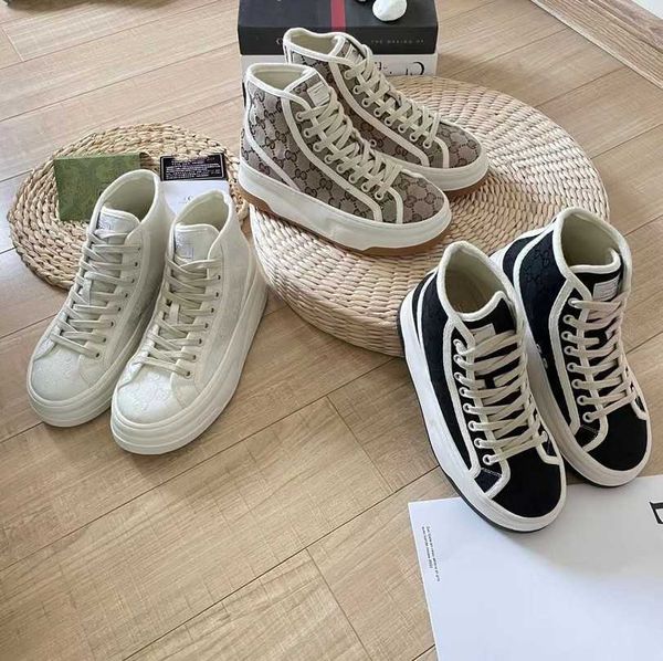 2023 high 1977 tennis shoes vintage canvas runner womens dual g loafer thick bottom low lace up jacquard monograms loafer denim platform boo
2023 high 1977 tennis shoes vintage canvas runner womens dual g loafer thick bottom low lace up jacquard monograms loafer denim platform boo