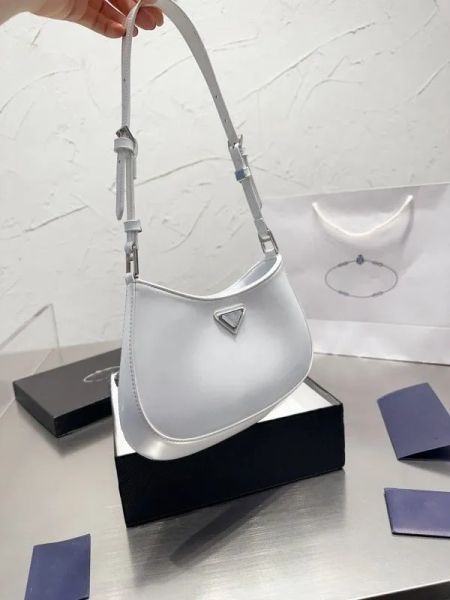 2023 new women bags hobo handbag fashion shopping satchels bags glossy patent leather crossbody messenger bags luxury designer bags sell
2023 new women bags hobo handbag fashion shopping satchels bags glossy patent leather crossbody messenger bags luxury designer bags sell