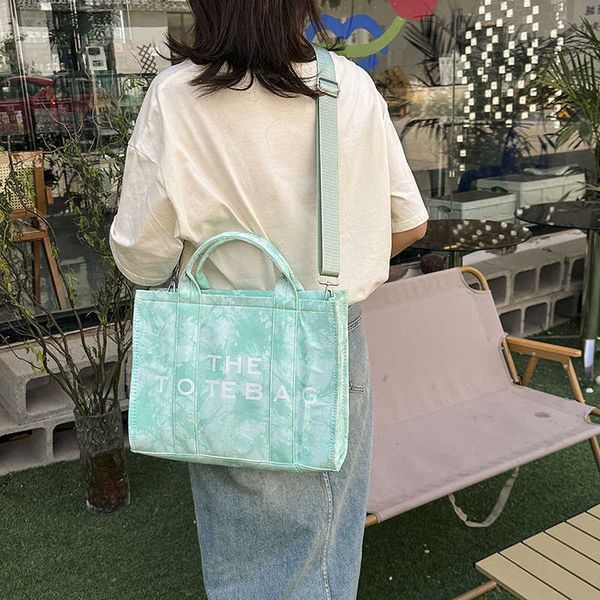 fashion the tote bag 2023 new large capacity tie dyed women bags trendy texture crossbody bag handbag lady shopping totes purse 230803
fashion the tote bag 2023 new large capacity tie dyed women bags trendy texture crossbody bag handbag lady shopping totes purse 230803