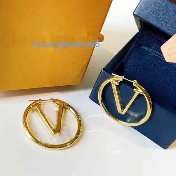 luxury earrings stud earring big gold hoop earring for lady women girls v letter ear studs designer jewelry earring valentine's day gif, Golden;silver
luxury earrings stud earring big gold hoop earring for lady women girls v letter ear studs designer jewelry earring valentine's day gif, Golden;silver