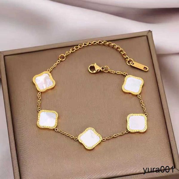 2023 luxury van clover bracelet designer bracelet classic charm bracelets 4 four leaf 18k gold mother of pearl for women wedding designer je, Golden;silver
2023 luxury van clover bracelet designer bracelet classic charm bracelets 4 four leaf 18k gold mother of pearl for women wedding designer je, Golden;silver