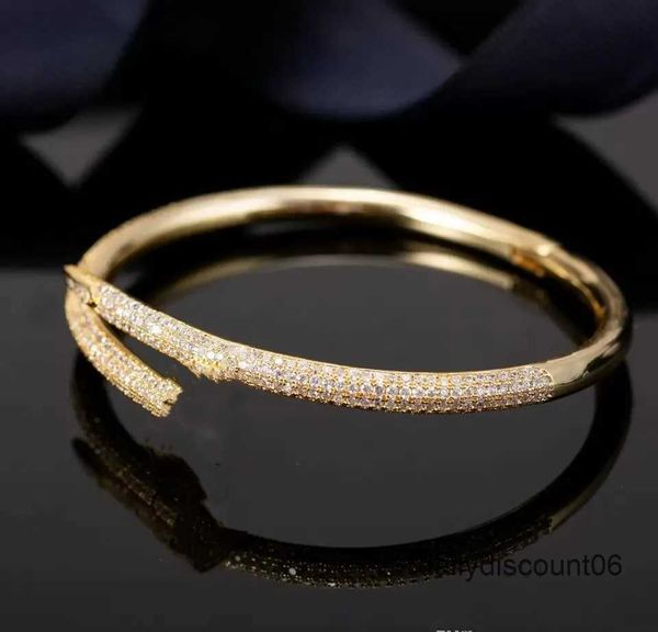 luxury designer bracelet 18k gold nail is all alloy plating process never fades and not allergic to love jewelry gifts, Black
luxury designer bracelet 18k gold nail is all alloy plating process never fades and not allergic to love jewelry gifts, Black