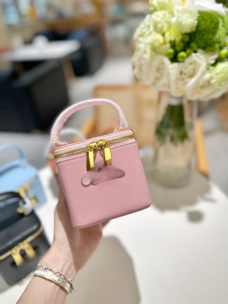 cute and fashionable triumphal arch, exquisite small square box mouth, high-end small square bag, portable shoulder bag, female
cute and fashionable triumphal arch, exquisite small square box mouth, high-end small square bag, portable shoulder bag, female