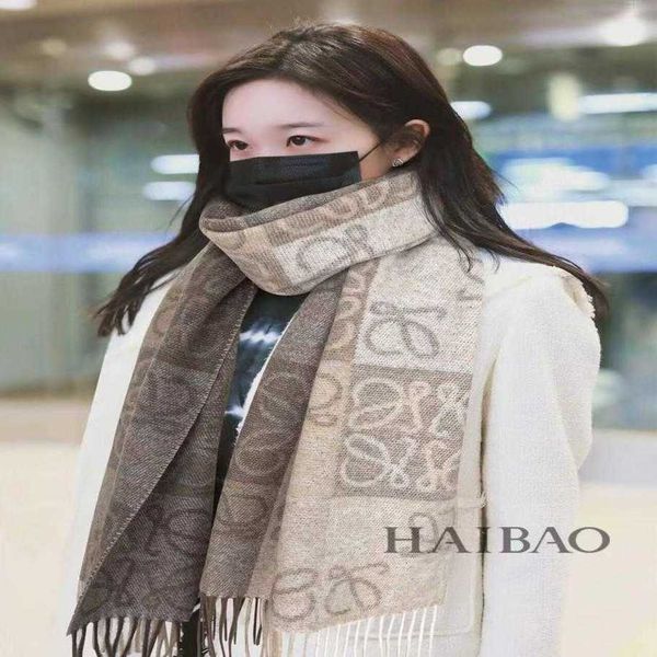 classic designer cashmere warm scarf autumn and winter new women's imitation cashmere dual color colored live broadcast universal scarf, Blue;gray
classic designer cashmere warm scarf autumn and winter new women's imitation cashmere dual color colored live broadcast universal scarf, Blue;gray