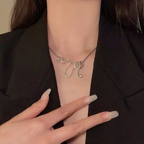 wrapped snake pendant necklaces with cool and elegant design and creative collar chain jewelry kz039, Golden;silver
wrapped snake pendant necklaces with cool and elegant design and creative collar chain jewelry kz039, Golden;silver