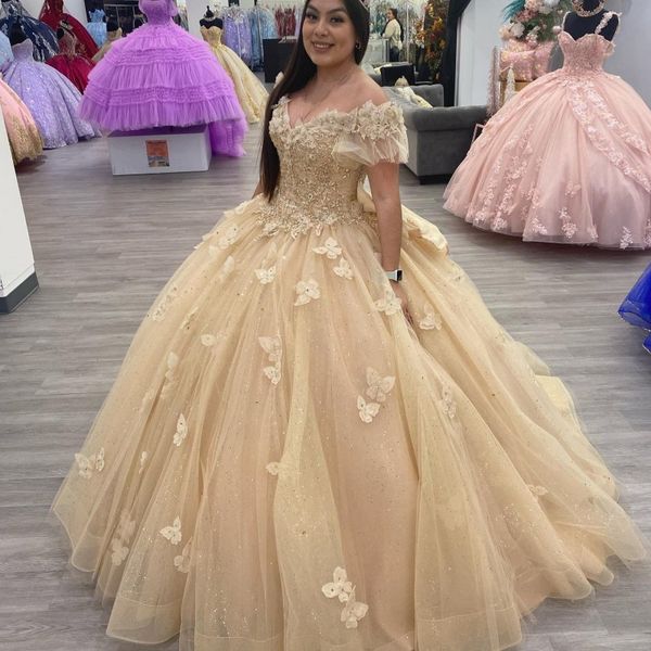 champagne glittering v-neck quinceanera dresses floral lace butterfly princess birthday party prom vestidos de 15 anos, Blue;red
champagne glittering v-neck quinceanera dresses floral lace butterfly princess birthday party prom vestidos de 15 anos, Blue;red