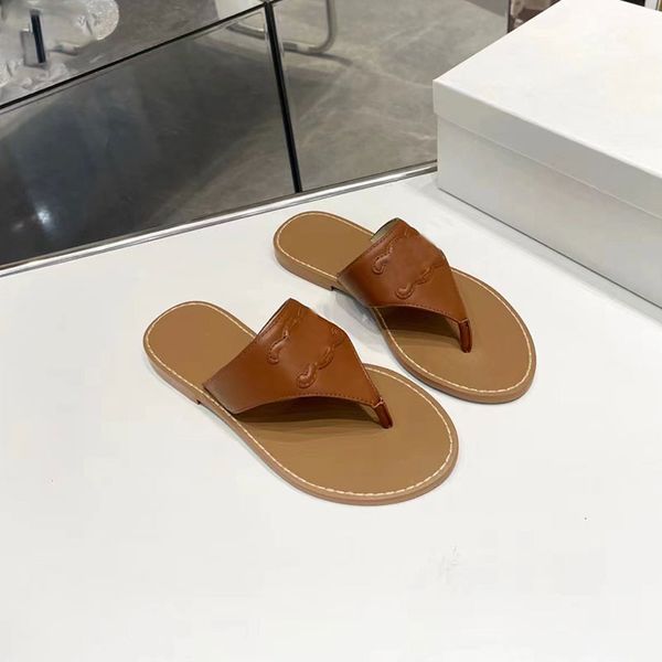 triomphe flat thong in calfskin flip flops triomphe leather womens luxury fashion slipper summer beach sandals slides, Black
triomphe flat thong in calfskin flip flops triomphe leather womens luxury fashion slipper summer beach sandals slides, Black