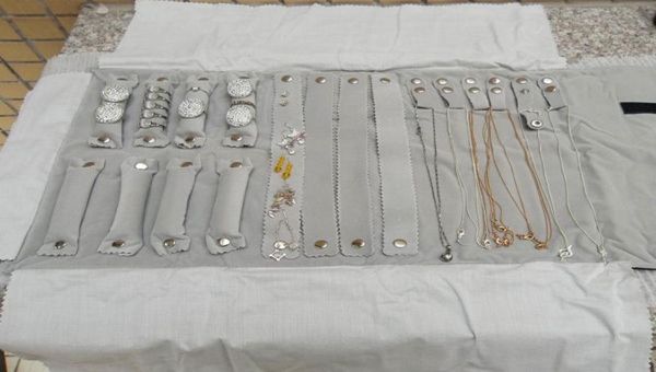 jewelry storage pouch jewelry roll bag travel portable foldable velvet jewelry organizer for necklace rings earrings bracelet8995154, Black;white
jewelry storage pouch jewelry roll bag travel portable foldable velvet jewelry organizer for necklace rings earrings bracelet8995154, Black;white