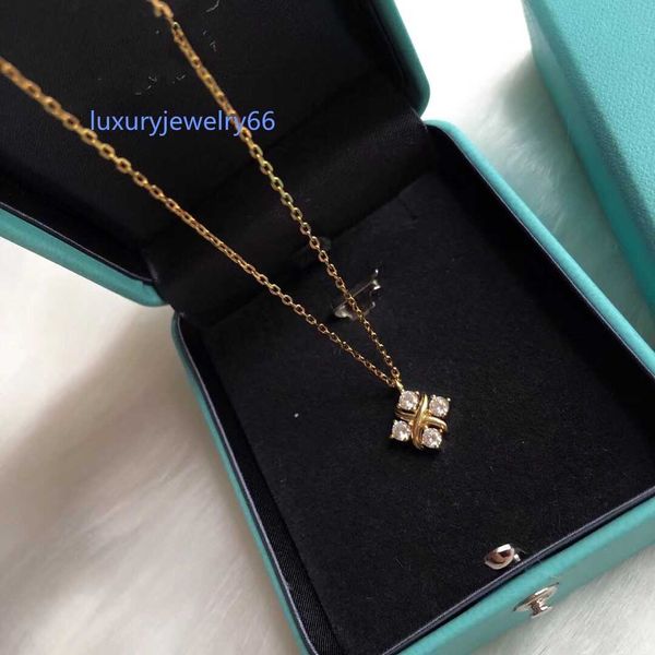 luxury designer schlumberger pendant necklace sterling silver 14k gold crystal zircon square charm cross short chain choker for women jewelr
luxury designer schlumberger pendant necklace sterling silver 14k gold crystal zircon square charm cross short chain choker for women jewelr