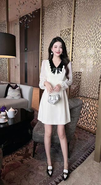 2023 designer casual fashion high-quality dress double collar with bow waist shape looks thin don't pick the small fragrance size sml x, Black;gray
2023 designer casual fashion high-quality dress double collar with bow waist shape looks thin don't pick the small fragrance size sml x, Black;gray
