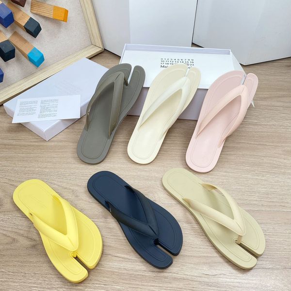new summer tabi flip-flops v-shaped slippers sandals rubber sole casual comfor ins shoes for women luxury designers factory footwear size 35, Black
new summer tabi flip-flops v-shaped slippers sandals rubber sole casual comfor ins shoes for women luxury designers factory footwear size 35, Black