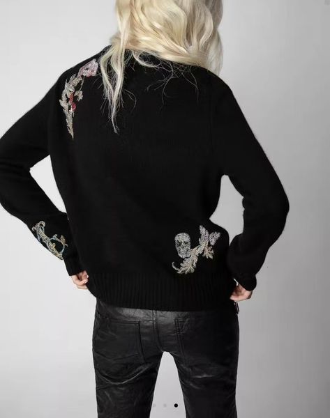 women's sweaters zv round neck letter flower temperament cashmere pullover sweater 230803, White;black
women's sweaters zv round neck letter flower temperament cashmere pullover sweater 230803, White;black