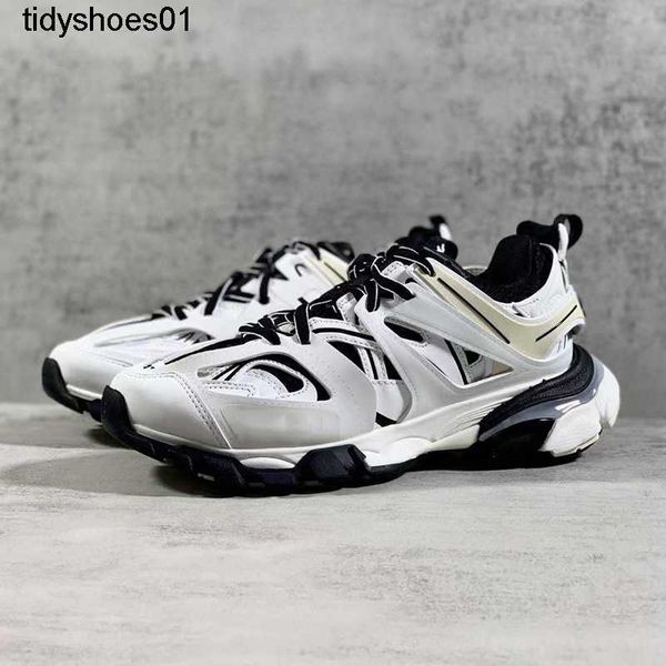 2022 casual shoes balenciga triple s track 3.0 sneakers transparent nitrogen crystal outsole running shoes mens womens trainers black white
2022 casual shoes balenciga triple s track 3.0 sneakers transparent nitrogen crystal outsole running shoes mens womens trainers black white