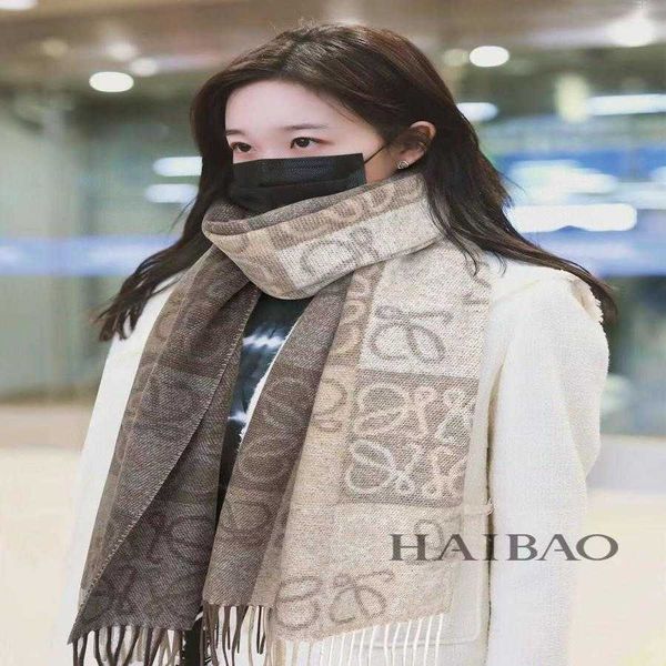 classic designer cashmere warm scarf autumn and winter new women's imitation cashmere dual color colored live broadcast universal scarf, Blue;gray
classic designer cashmere warm scarf autumn and winter new women's imitation cashmere dual color colored live broadcast universal scarf, Blue;gray