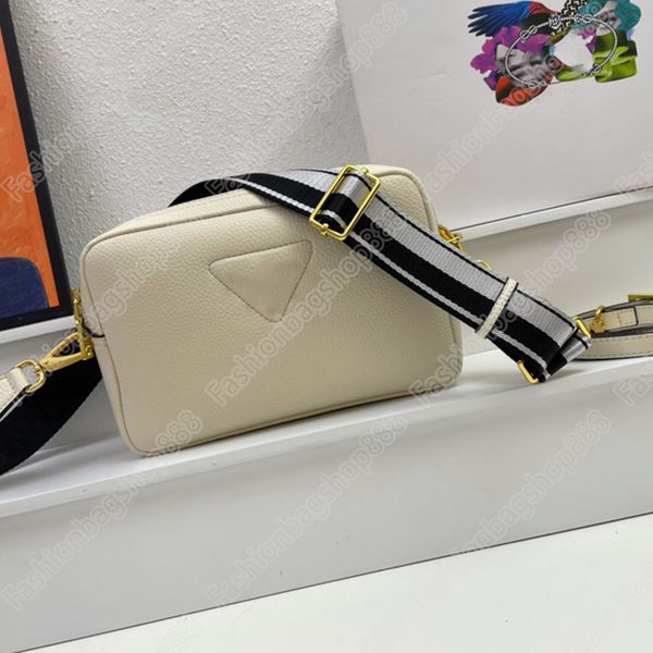 messenger designers bag for women bags cross body double shoulder camera bag detachable shoulder strap enamel triangular logo coarse lychee
messenger designers bag for women bags cross body double shoulder camera bag detachable shoulder strap enamel triangular logo coarse lychee