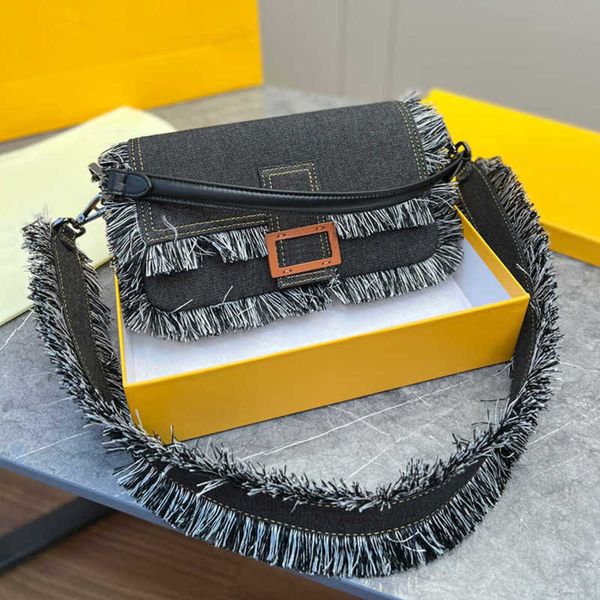 the single shoulder bag luxurious designer camera bags handbag women crossbody womens handbags fashion classic letter purses cross body
the single shoulder bag luxurious designer camera bags handbag women crossbody womens handbags fashion classic letter purses cross body
