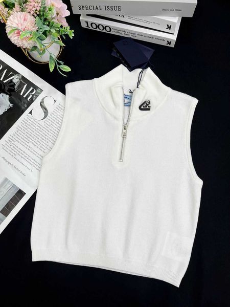 23 summer new pure lust style reduced age slim fit inverted triangle zipper sleeveless knit shirt, White;black
23 summer new pure lust style reduced age slim fit inverted triangle zipper sleeveless knit shirt, White;black