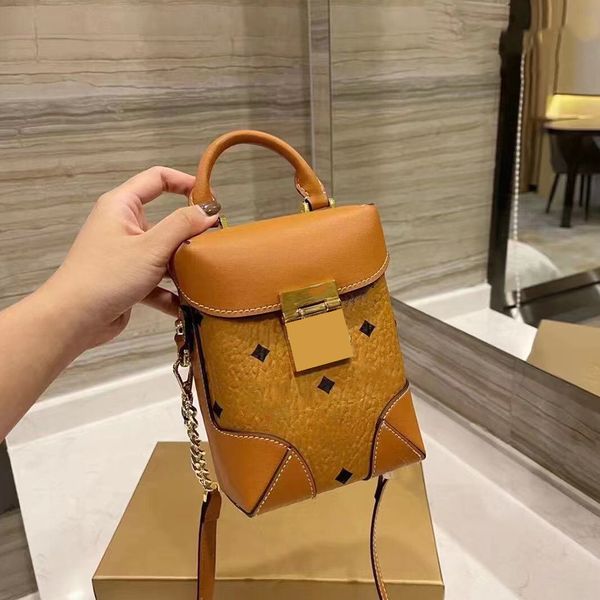 women's luxury and cute small square bag designer one shoulder crossbody bags exquisite metal buckle handbag daily mobile wallet totes
women's luxury and cute small square bag designer one shoulder crossbody bags exquisite metal buckle handbag daily mobile wallet totes