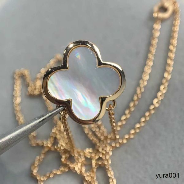designer jewelry clover necklace 4 leaf pendant luxury chain fashion classic for women valentine's day gift bracelet engagement jewelry, Silver
designer jewelry clover necklace 4 leaf pendant luxury chain fashion classic for women valentine's day gift bracelet engagement jewelry, Silver