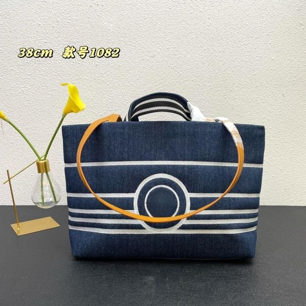 lluxury bag cf denim bag shopping bag tote bag fashion designer large capacity print shopping shopping network red with the same model
lluxury bag cf denim bag shopping bag tote bag fashion designer large capacity print shopping shopping network red with the same model