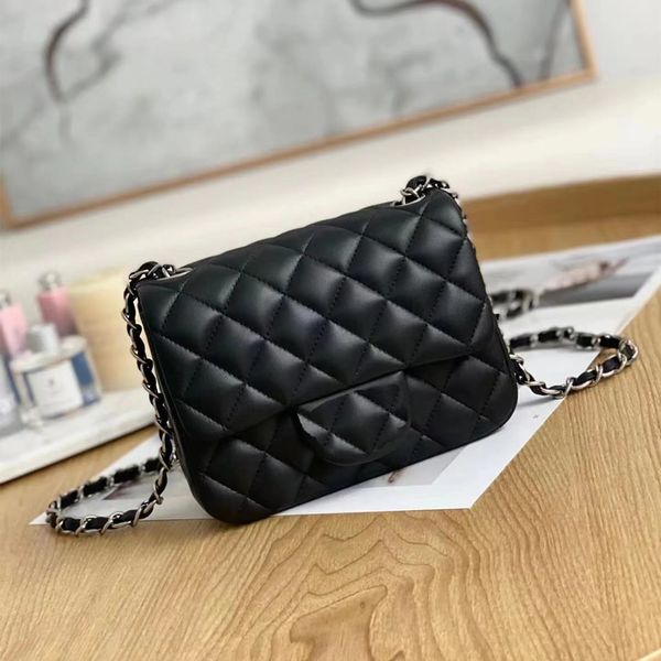 10a designer custom luxury brand bag channel 2023 handbag leather leather cowhide gold or silver chain slant shoulder black pink and white
10a designer custom luxury brand bag channel 2023 handbag leather leather cowhide gold or silver chain slant shoulder black pink and white