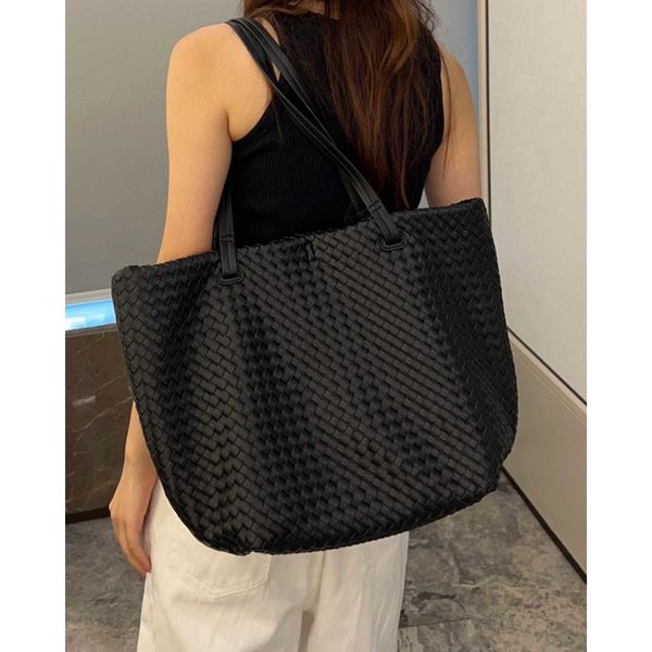 abottegas tote bag vneta jodie mini teen intrecciato designer light colored leather large capacity hand woven tote bag spring summer shoulde
abottegas tote bag vneta jodie mini teen intrecciato designer light colored leather large capacity hand woven tote bag spring summer shoulde